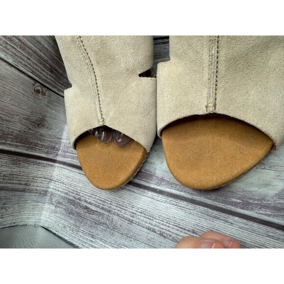 Clarks Collection Women's Beige Suede Ankle Strap Open Toe Wedge Sandal 11M M - Picture 4 of 10
